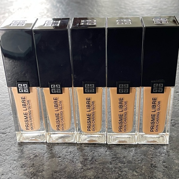 Givenchy Other - Givenchy Prisme Libre Skin-Caring Glow Foundation 5 shades available